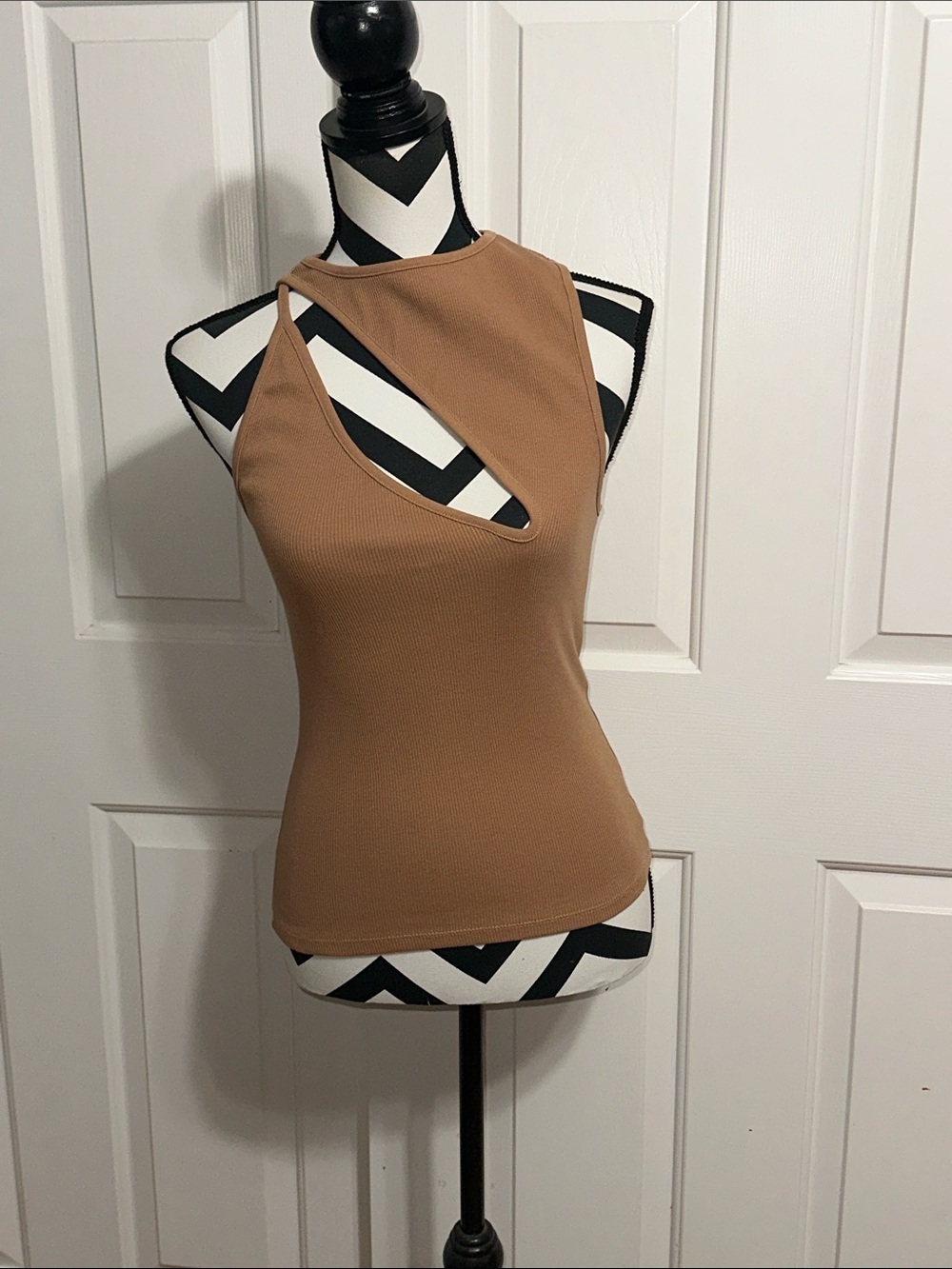Salt Murphy Women’s Cutout Sleeveless Tank Top - Camel